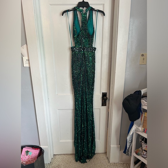 ALETA Prom Dress - Picture 4 of 4